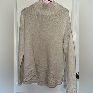 Old Navy Women's Cream Crew Neck Sweater